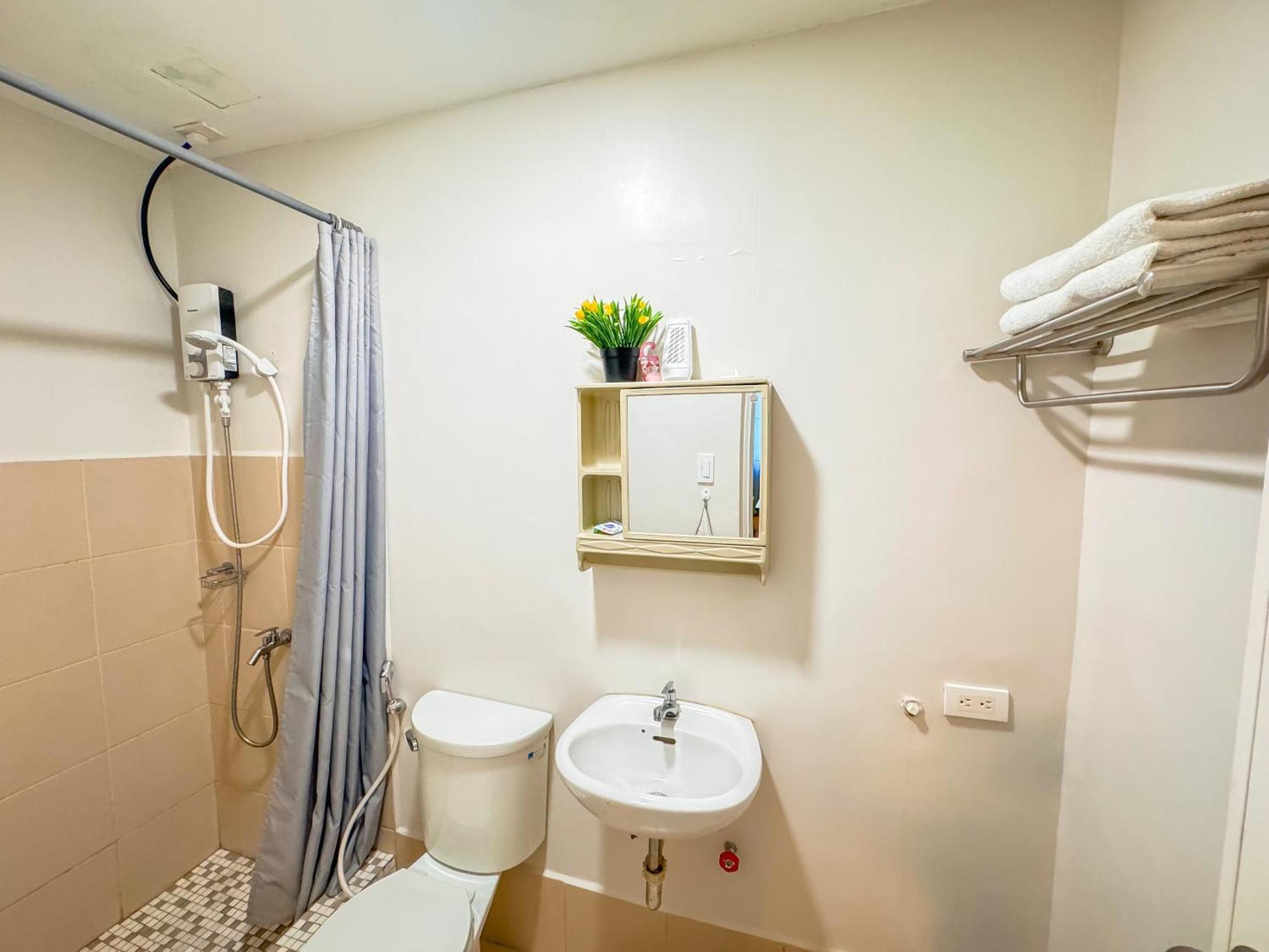 Ferienwohnung The Loop 2Br Fully Furnished Corner Unit W Balcony Cagayan de Oro Exterior foto